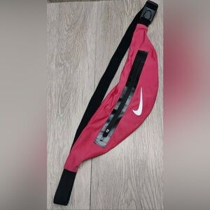 Nike Angled Waistbag Pink/Black